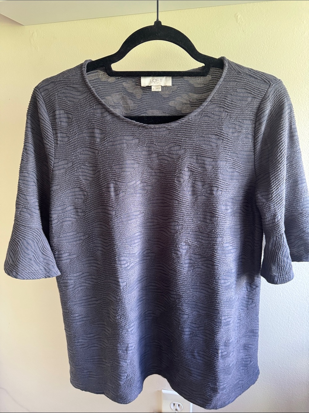 LOFT Grey Textured Short Sleeve Tee size S
